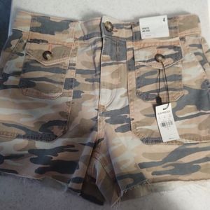 🆕 Women's Express Camo Shorts, 4.  Reduced Final Markdown Price.